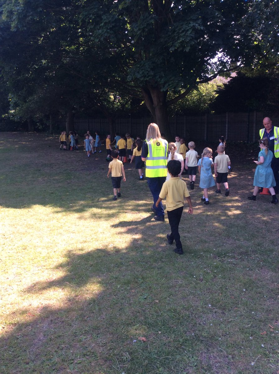 firsprimarysale's tweet image. #Year1LS Do you know how to keep safe on the roads? We do! ✅🚗 #stoplookandlisten