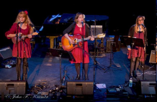 Bobtown Acoustic Trio -- Free show at NYC's Folk Art Museum THIS Friday, 6-29! 6:30pm-7:10pm. - *|folkartmuseum.org/programs/upcom…|*