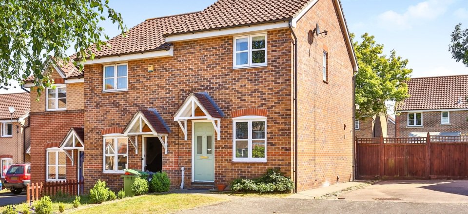 CFPSoftware's tweet image. Mortgage interest tax relief for landlords should be phased out to make the housing market fairer, a Conservative think-tank has said. Read more: bit.ly/2Mmf4oa