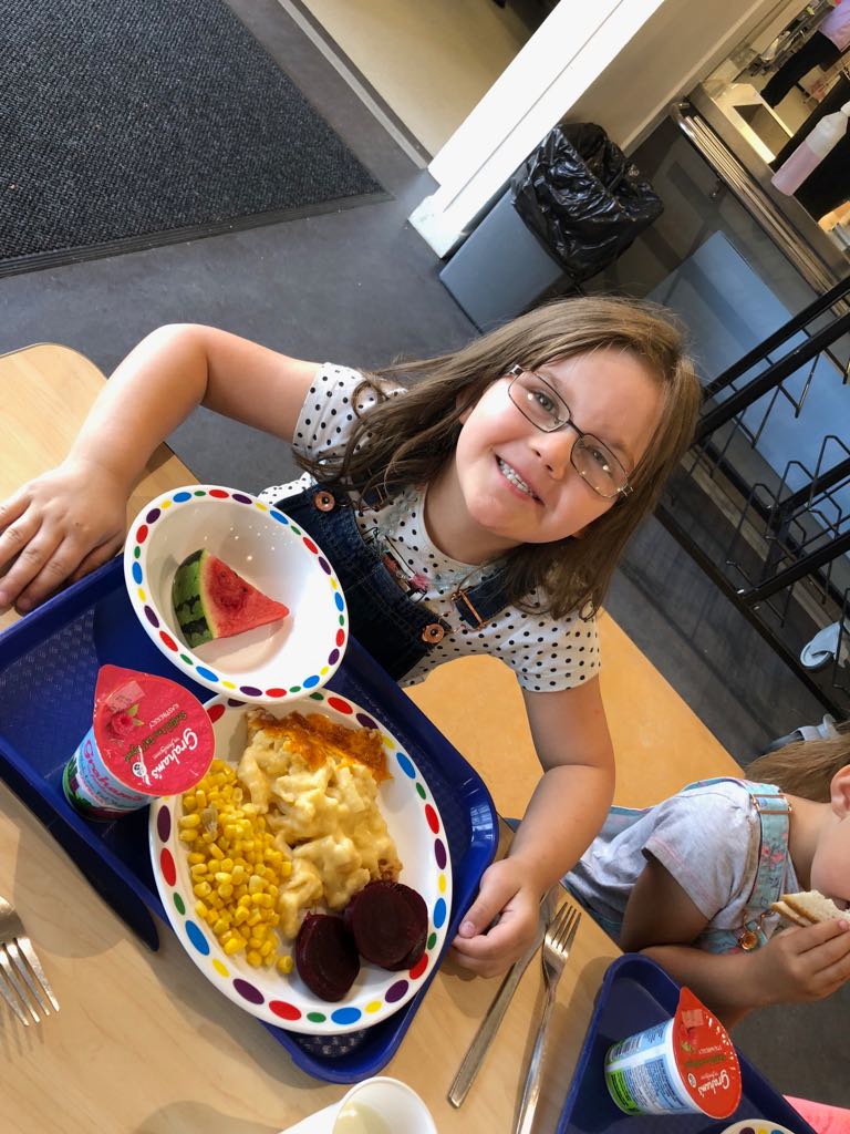 ManorParkSch's tweet photo. Leisurely lunching. First lunch of the Early Years Expansion for Manor Park was a great success. #TeamMP #learninglunch https://t.co/eTmyMfTb7E