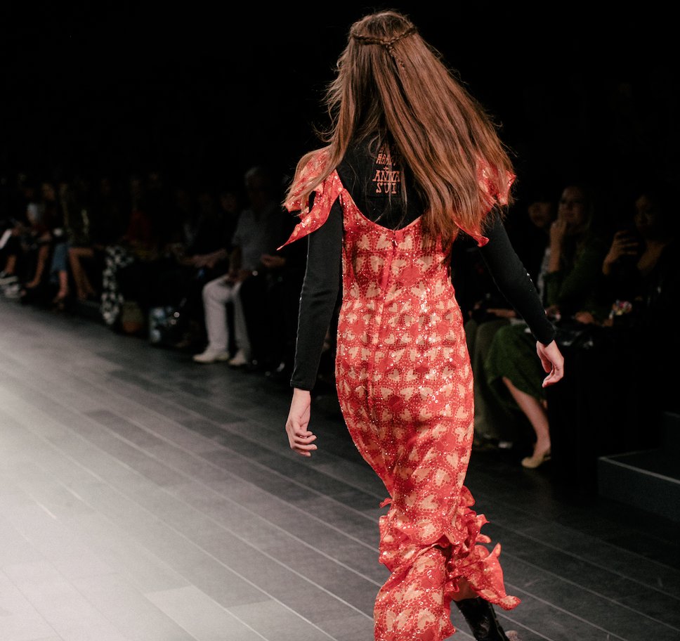 annasui's tweet photo. Looking back at the #AnnaSuiSpring18 runway. Shop this ❤️ look now on https://t.co/weOrRzCaSf! Photo: @ohmynessa https://t.co/DjbjOrBV7s