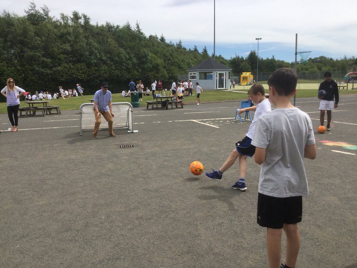 Mearns_Primary's tweet photo. Fun at the stalls #valuescelebration https://t.co/ttCa8N0KrE