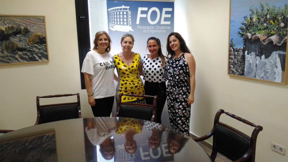 Leeshuelva2018's tweet photo. Hoy nos ha atendido María Teresa García, secretaria general de la #FOE. Muchísimas gracias😀😀. Estamos apliando conocimientos sobre el tejido empresarial de nuestra provincia🙌 https://t.co/D5Ey0Qb2CL