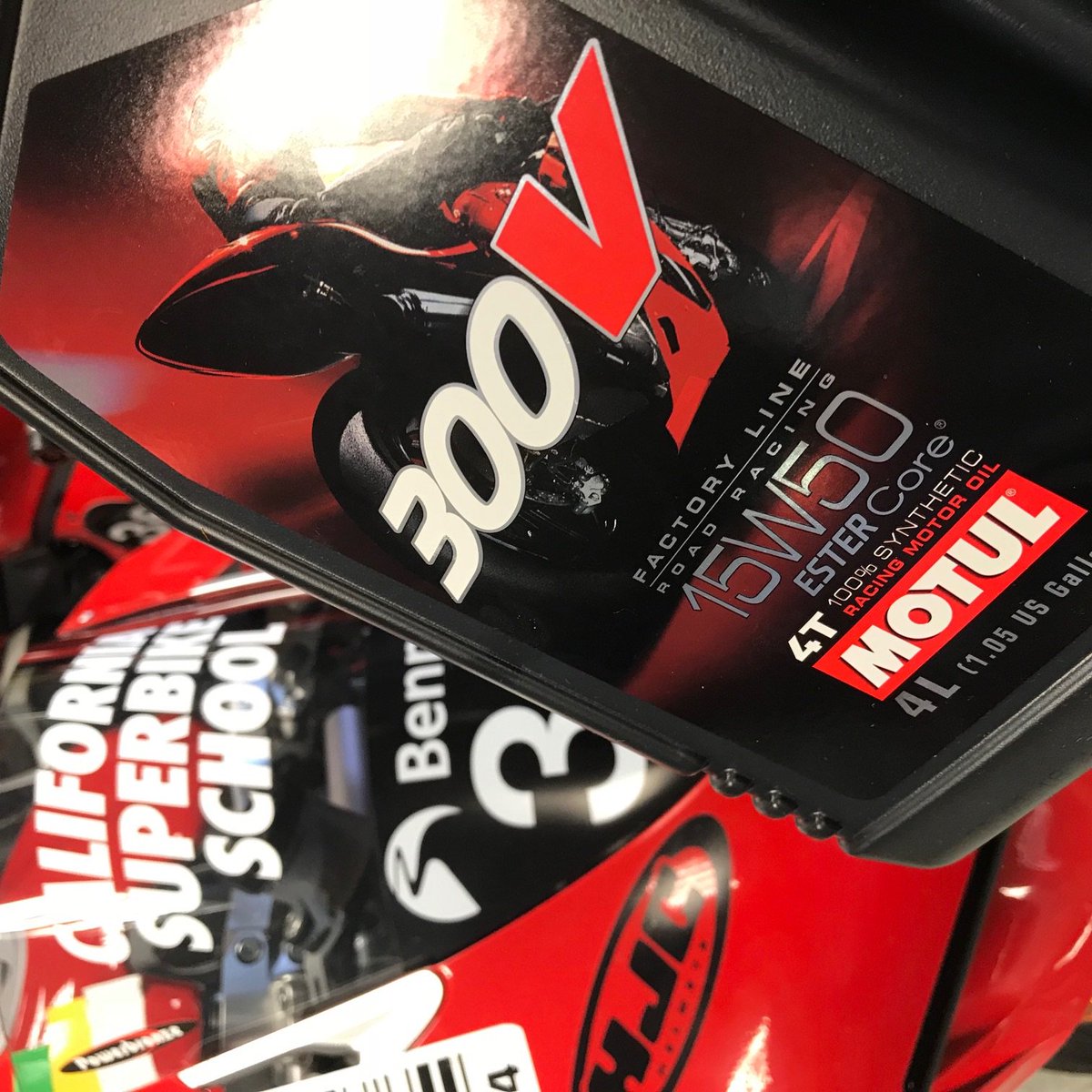 Superbikeschoo1's tweet image. Our fleet of Ducati school bikes deserve the best. So we&apos;re grateful to @motul_uk for their ongoing support and for providing us with top of the line 300V oil #motul #factoryline #ridertraining