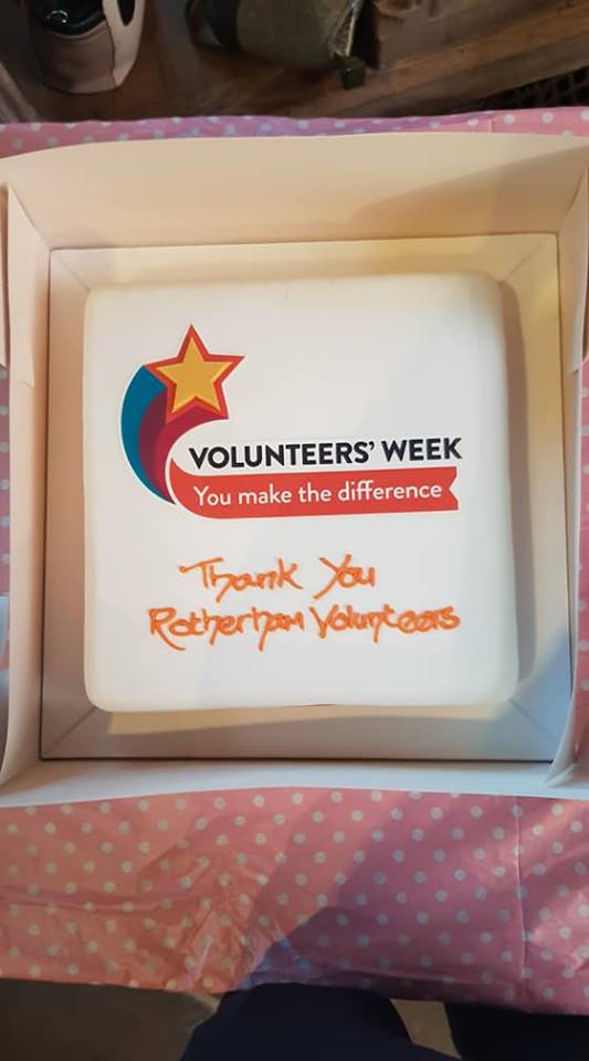 RotherHosp's tweet photo. Hundreds of Rotherham's fantastic volunteers - including our spectacular Hospice volunteers - are out in Rotherham today promoting volunteering in the town! 

#VolunteersWeek2018 #CharityTuesday https://t.co/pImvIYhH9i
