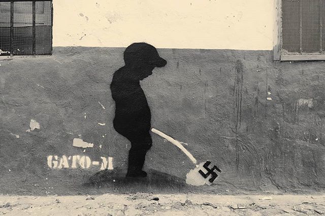 giuliotanga's tweet photo. Pissing into the wind https://t.co/5ElnzoUCbO https://t.co/DtviQm12tN