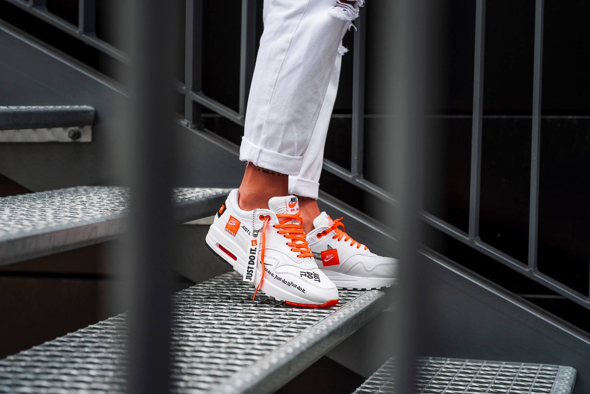air max 1 just do it pack white