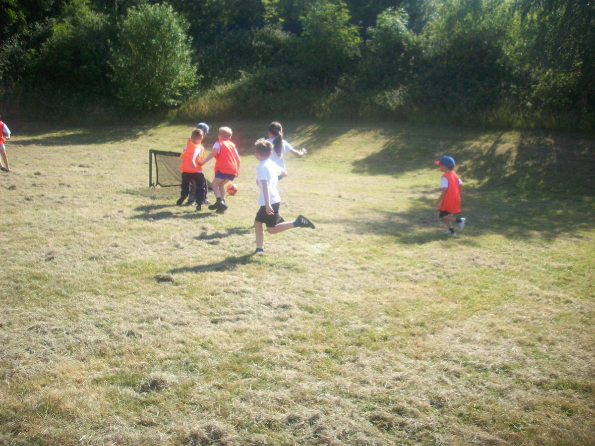 hurstknollstja's tweet photo. Year 2 had a fantastic time working on their football skills with @CurzonAshton...
Thanks team! #nextworldcupsquad #moveovermessi https://t.co/QEEGSsWDp1