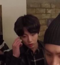 LQ_KOOK's tweet photo. 띵킹국 https://t.co/xumEWxsr50