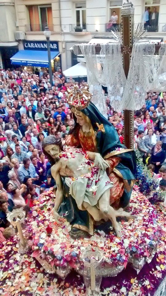 A María, nuestra Madre, le demostraremos nuestro amor trabajando por su Hijo Jesús, con Él y para Él.

💙