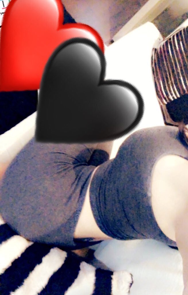 من يبي يريحني مشتهيه حيييل🔥💋