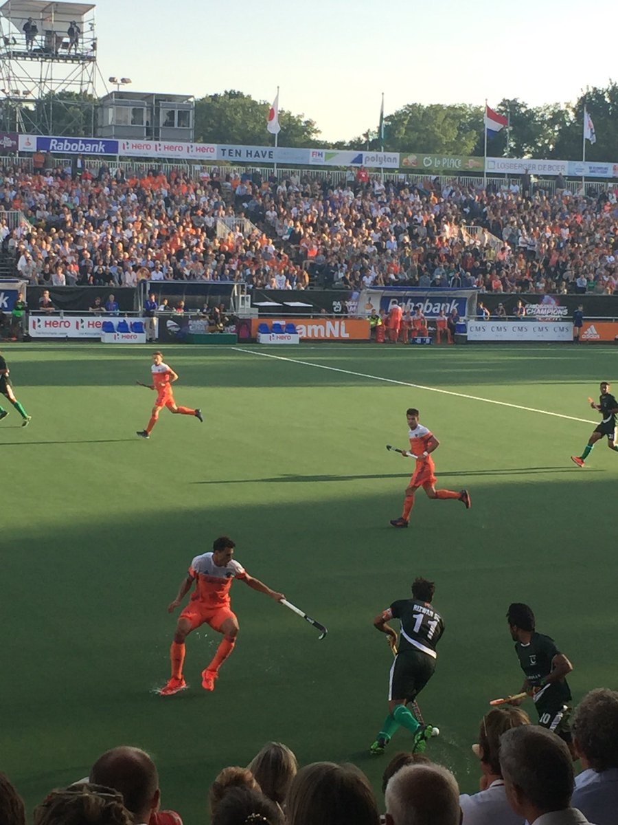 Royklop's tweet photo. Champions Trophy Breda met @rabo_breda ! https://t.co/P4KiSbP1FU