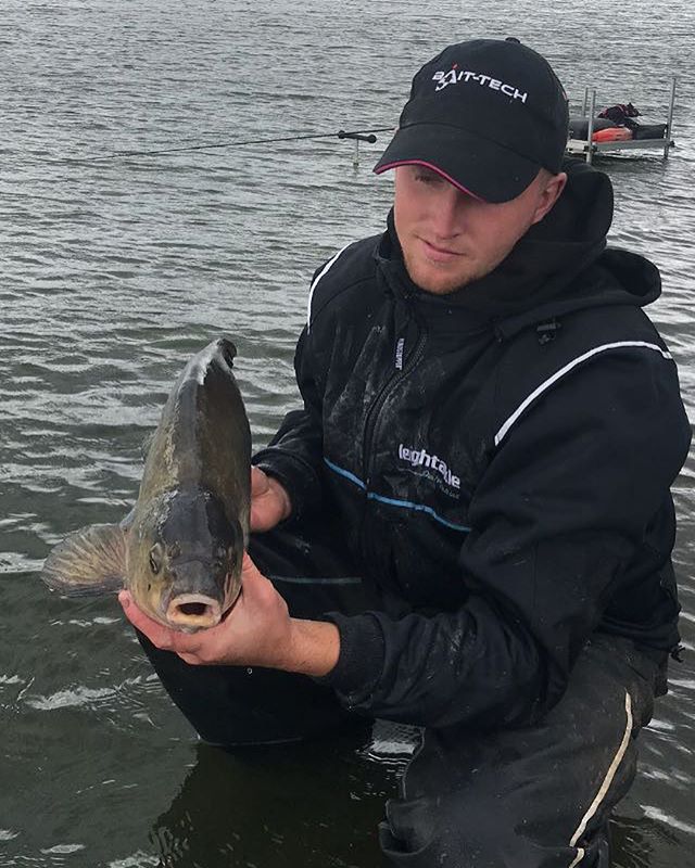 TalkAngling's tweet image. Matty Ruddy on his local Flash catching Bream, 21 in 3 sessions with 11 being in the double figures #matchfishing #fishmatrix #leightackleandbait #baittech #angling #coursefishing #teambaittech #matchfishing