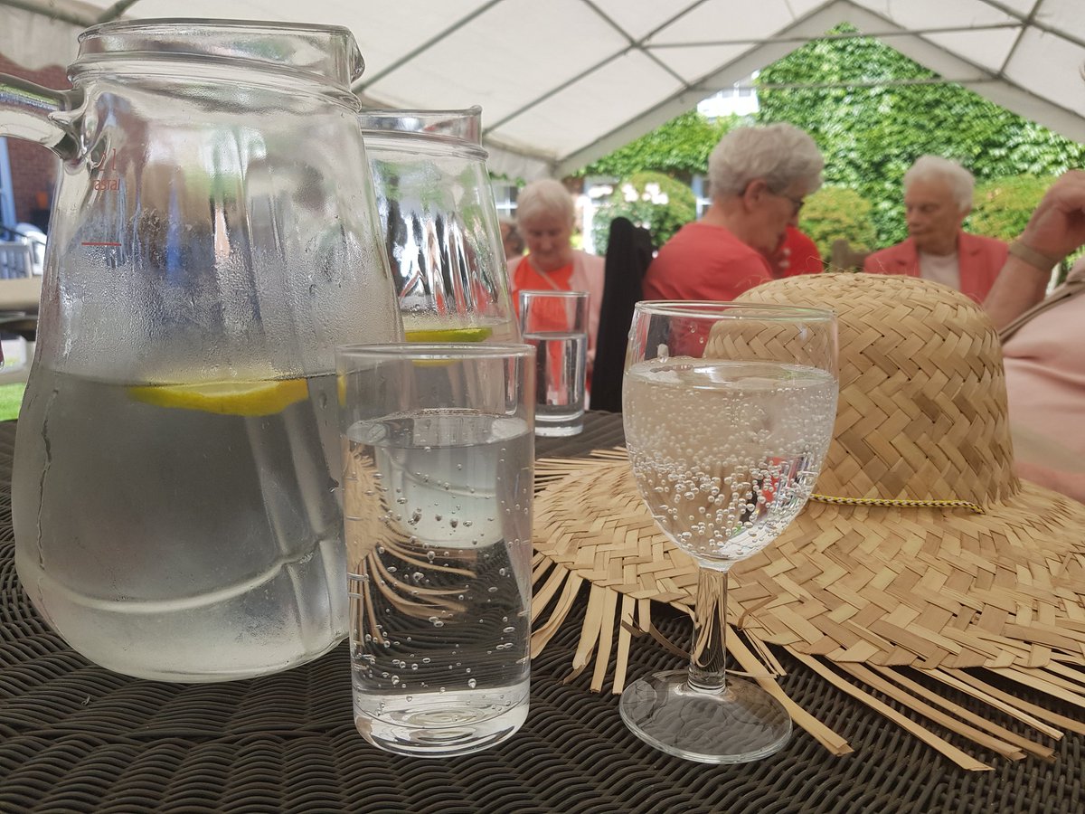 Nicolawinter4's tweet photo. Could we wish for anything more! #SunriseofFrognal🌞 a fantastic afternoon was spent in the most beautiful grounds.Our residents were enjoying leading activities. #livewithpurpose 💛
What great fun we had reading famous biographys out loud. #livewithlearning #olderpeople https://t.co/cBjvd9fn8L