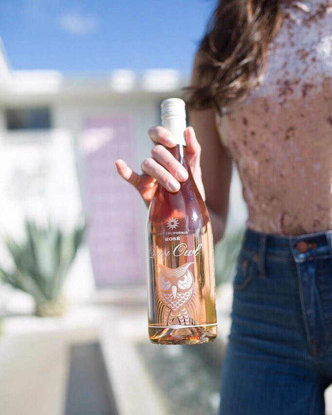 dayowlwines's tweet photo. Life is short... Take the trips. Buy the shoes. Drink the rosé. 💖 #livefortheday #dayowlrosé https://t.co/kTzr3QtAGU