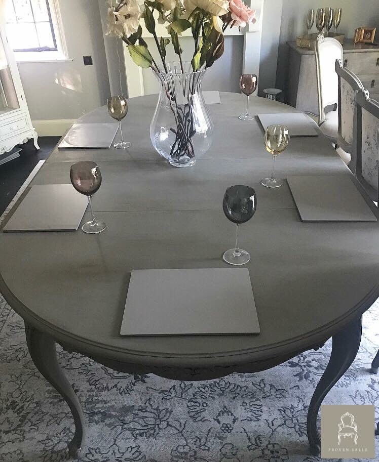 ProvenSalle's tweet photo. Bespoke dining set all finished and ready to be welcomed into its new home next week...! 💕 #diningroom #dining #interiordesign #bespokedining #diningtable #commissionproject @countrylivinguk https://t.co/Mqi4tKGvDS