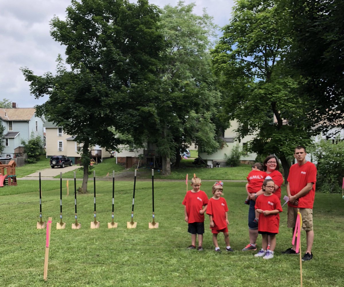 HBAMahValley's tweet photo. Habitat for Humanity groundbreaking for the Hays family today in Salem! Wonderful beginning for a wonderful family &amp; the kids are SO excited! @HFHMV https://t.co/r8tttRiU7S