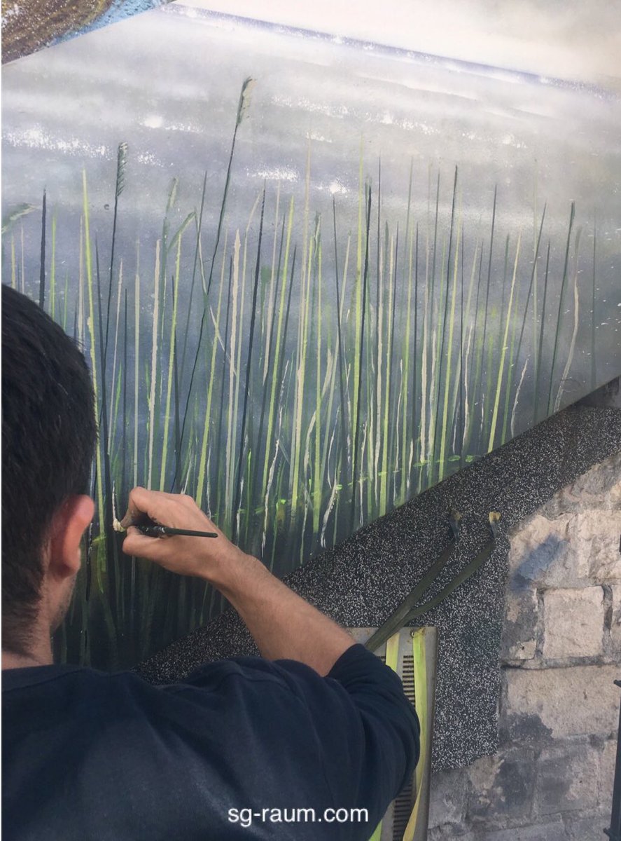s_raum's tweet photo. at work #Illusions #visible #summerinberlin #berlinstagram #go_berlin #freiraum #traumland #momentforeternity #living_world #beautyfulday #eastsidegallery #colorfullart #visualsofstreet #sgraumwall #freierraum #sgraumberlin #sgraumfassadenbilder #let’spainttogether https://t.co/sq1zRQkACI