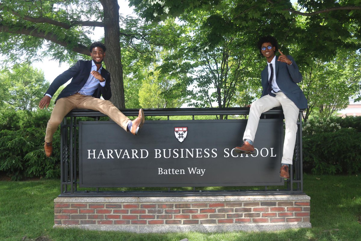 Here's to another successful Summer Venture in Management Program! We already miss the 2018 SVMP students.  Special thanks to Nadir Pearson for sending us this amazing photo. @PonyboyPearson #SVMP