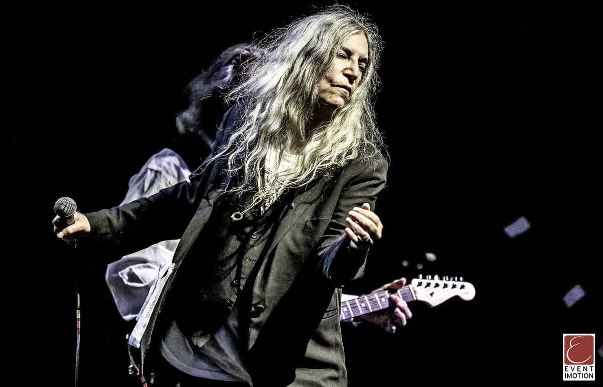 eventimotion's tweet photo. PATTI SMITH AND HER BAND @ UNIQUE MOMENTS | LANDESMUSEUM ZÜRICH
#pattismith #eventimotion #concert #landesmuseumzürich #Zuerich #patriziadegiacomophotography #live #pattismithandherband https://t.co/S6JrcZcqTx
