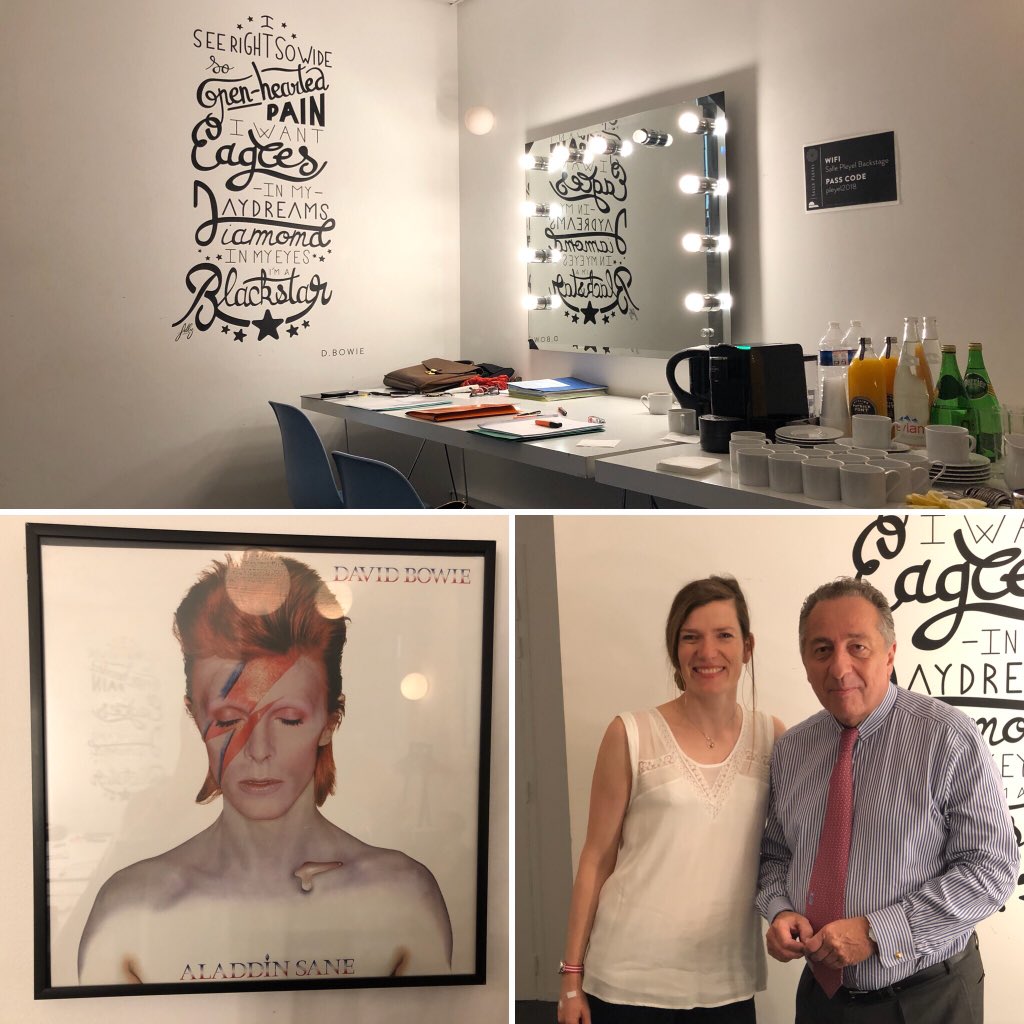 En backstage de la <a href="/sallepleyel/">Salle Pleyel</a> avant les assemblées générales des sociétés locales d’épargne de la <a href="/CE_iledefrance/">Caisse d'Epargne IDF</a> ... Bowie avant nous... on a été un peu moins rock n roll 😉 <a href="/erwan_bonnet/">Erwan Bonnet</a> <a href="/franckolivier78/">Franck Olivier</a> @sylvie_fer