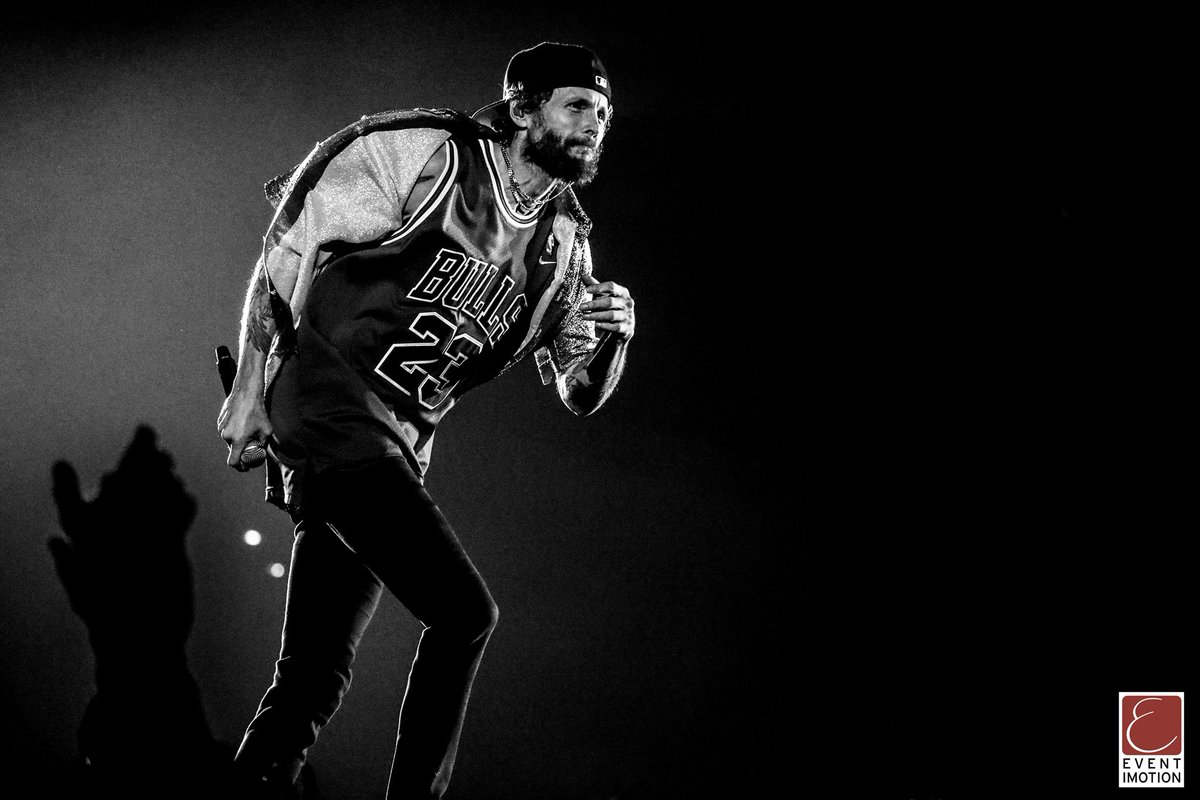 eventimotion's tweet photo. JOVANOTTI @ HALLENSTADION | ZÜRICH
#jovanotti #eventimotion #concert #hallenstadionzürich #patriziadegiacomophotography #live https://t.co/h28TvN2ZVs