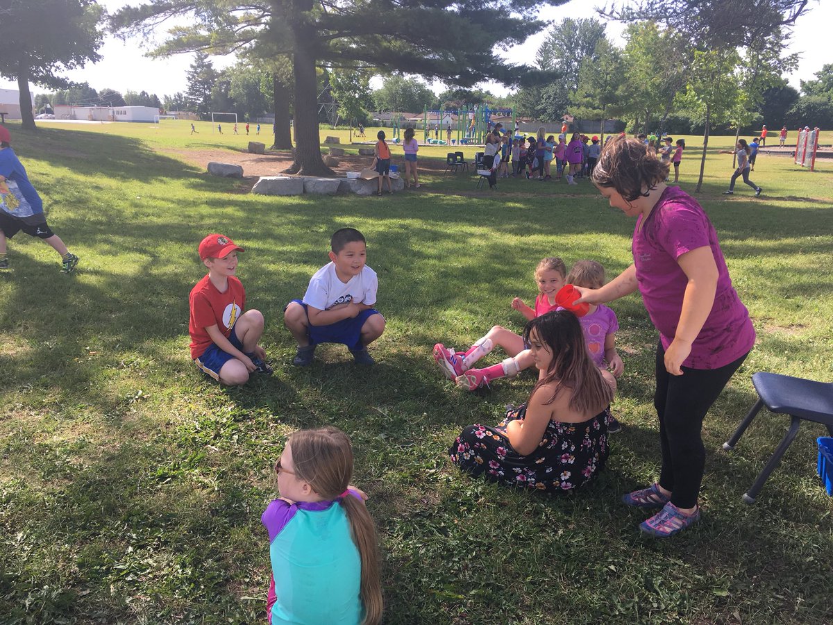 AlpineRm12's tweet photo. We had a great morning at our Primary Play Day!! Great Weather and FUN activities!! ☀️💦🧢🕶 https://t.co/enjRClUnae