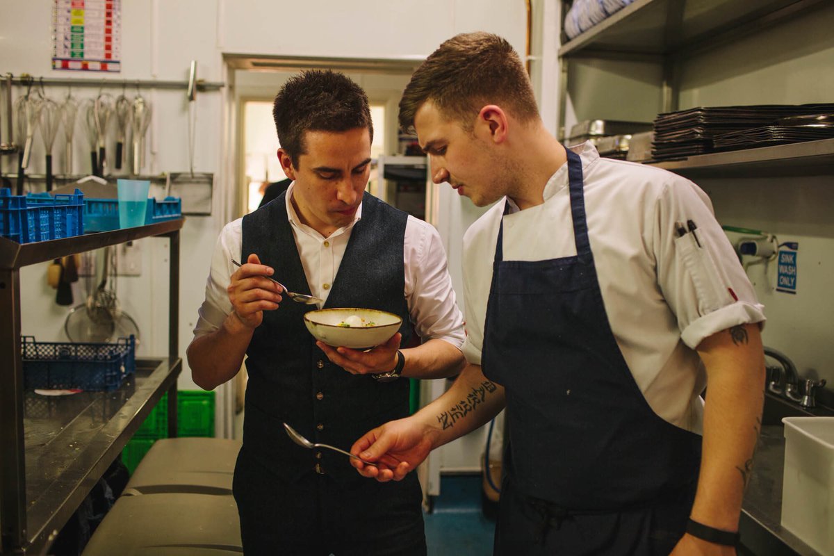 Here’s your opp to be part of the Peel’s kitchen team... <a href="/ChefRobPalmer/">Rob Palmer</a> is HIRING join@hamptonmanor.com #jobs #hiring #michelin