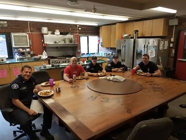 Woodcraft's tweet image. Seattle Fire Station 31&apos;s Dave Carte created this table build from tools at our store for his fellow firemen family. We are proud to honor these guys for all they do in &amp;amp; out of the woodshop. Thanks for your service and patronage. #firemenwoodworkers #tablebuild #woodcraftseattle