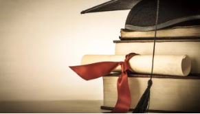 TheSpaceShops's tweet image. Whether you’ve recently graduated yourself, or you’re a parent of a recent grad, you likely have a lot of items that could use some storage. It can be tough to find useful storage tips for grads, but you’ve come to the right place.
spaceshopselfstorage.com/blog/5-importa…