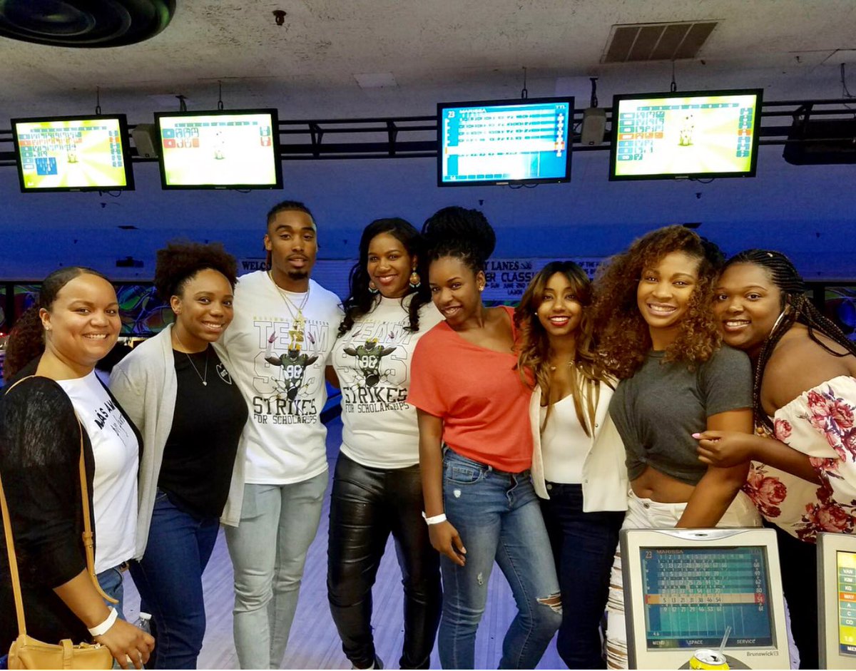 TEAM96_'s tweet photo. #tbt Strikes for Scholarships 🎳 🎳 

•
•
•
•
• 

#greenbaypackers #team96 #mowilkerson #givingback #charity #diningfordiplomas #lindennj #unioncountynj #helpingothers https://t.co/4614HN7ww0