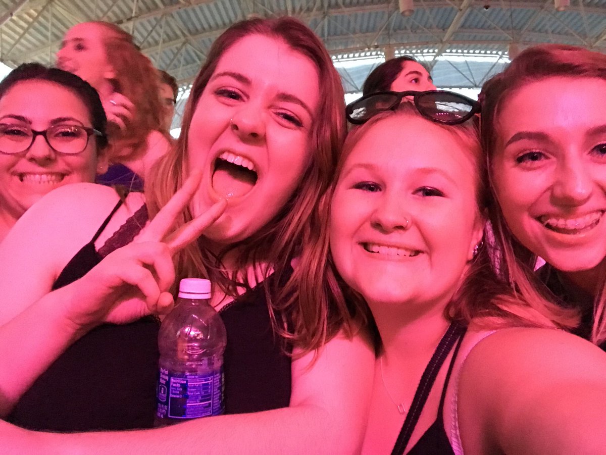 tinamauree11's tweet photo. Because I can’t wait for S’Fest to start!  #FestinWithPepsi https://t.co/AzWFyQ2lmm