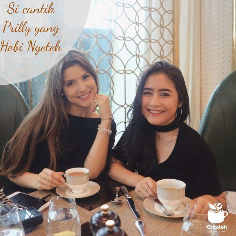 CritaTeh's tweet photo. Artis multitalenta yang banyak menjadi pemain film suka ngeteh juga lho. Siapa yang pengen ngeteh sama @prillylatuconsina96 ?
#critateh #tea #teh #puasa #esteh #tehmanis #resep #bukber #resepbukaan #londontea #tehunik #prilly #prillylatuconsina #afternoontea #artisngeteh https://t.co/EJb0rQKv32