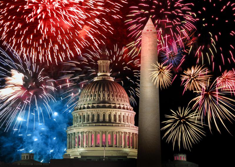 bilbobaggins_US's tweet photo. Celebrate with us....Happy 4th of July 2018 https://t.co/P2bt02XIdx https://t.co/jmWDECmwG9