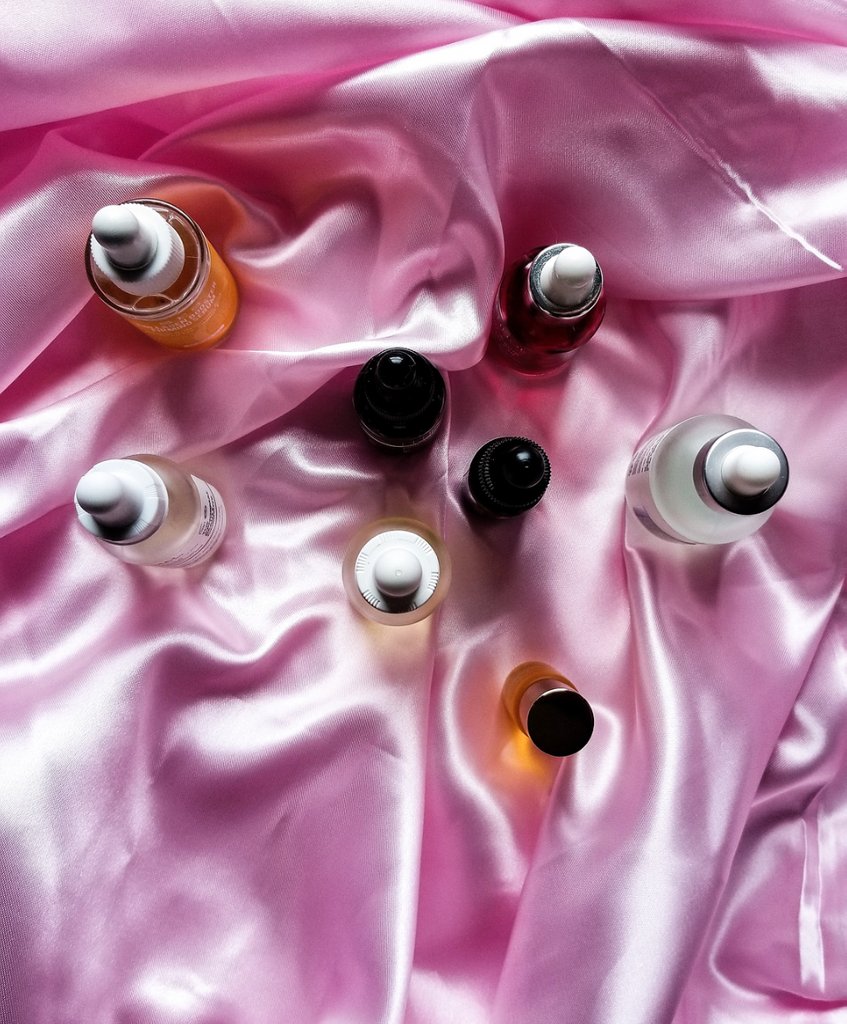 getvelvetskin's tweet photo. Silky smooth sheets + silky smooth skin.
(📸: @nesomnum) https://t.co/Vb8b41Ox36