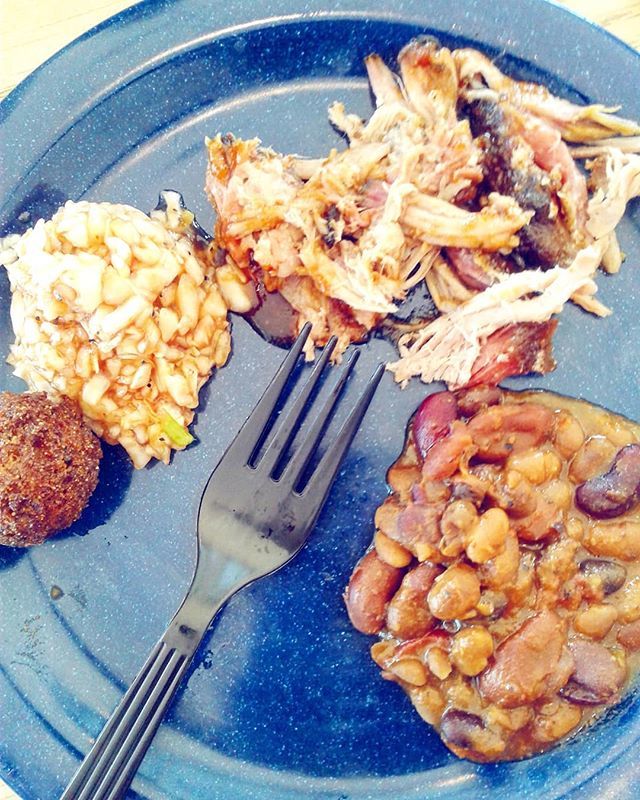 NikSnacks's tweet photo. I, barbecue... do you?
@bibsdowntown
Pulled pork, baked beans, hushpuppy, red slaw .
.
.
.
.
.
#wsnc #winstonsalem #bbq #barbecue #barbeque #letseat #porkrules #bestern https://t.co/6xZqR5FJwt https://t.co/6aa21mExIk