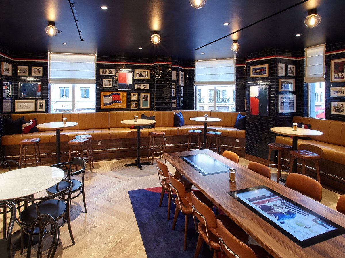 crossmarks's tweet image. MUST SEE: Tommy Hilfiger, de flagshipstore waar technologie en mode met elkaar versmelten… bit.ly/2twBe05