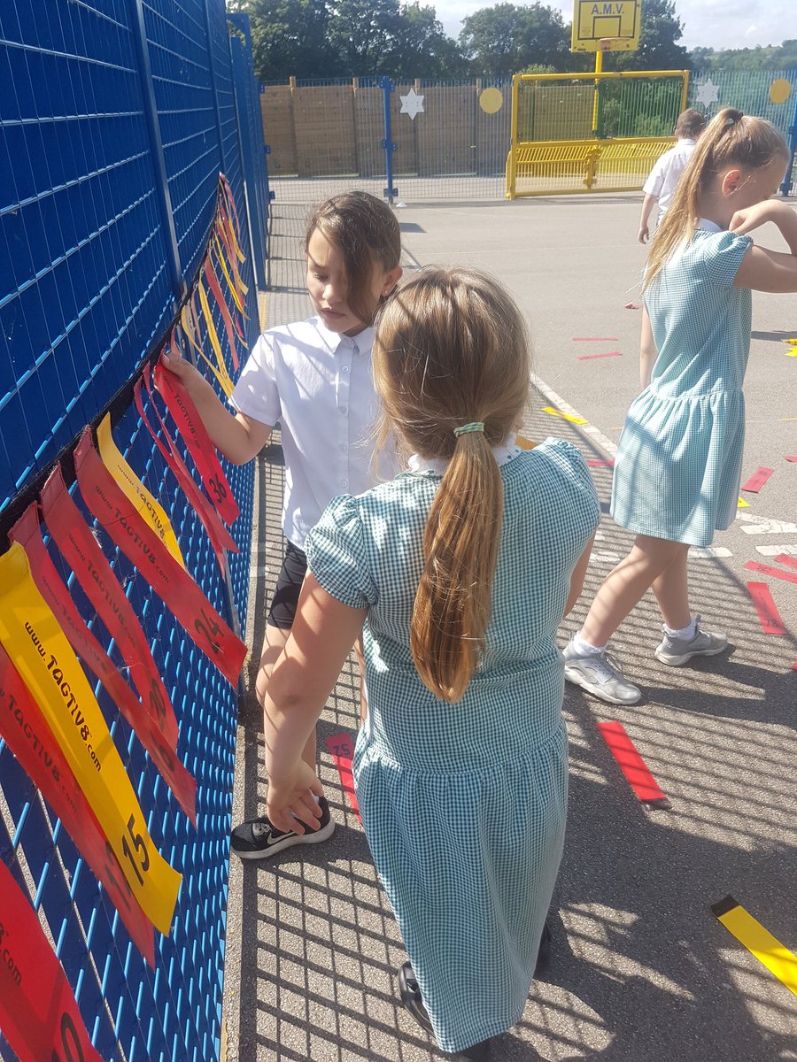 DeltaGreengates's tweet photo. After school maths booster #multiples #factors #Array #physicalmaths #collaboration https://t.co/OViB54obC8