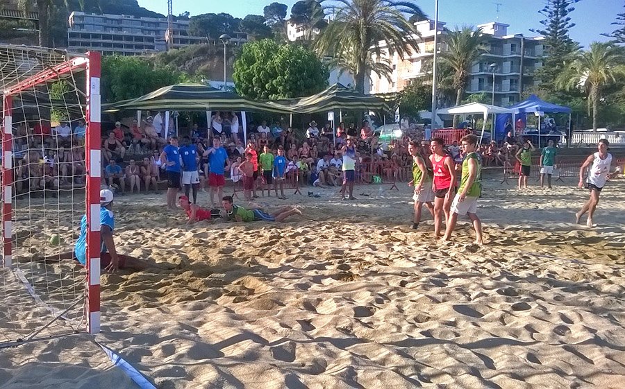 MaresmeWeek's tweet photo. ‼️ DEMÀ DIMECRES tanquem inscripcions pel Torneig Base @CHPCalella+@MaresmeWeek 2018. Tenim a tocar els 50 equips!! 🙌 
Inscripcions a https://t.co/9CqHbAq6ZG o https://t.co/6NBg7xKXNq https://t.co/wkD8YAMLvd