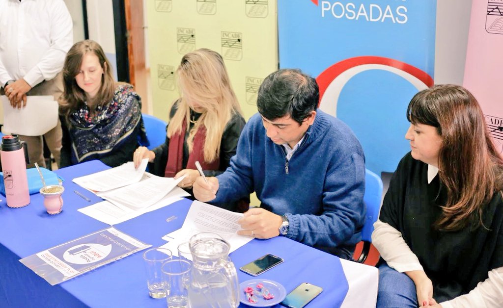 posadasequidad's tweet photo. #HaceUnMomento I Firmamos un convenio de colaboración mutua con el Incade para generar estrategias coordinadas de trabajo conjunto optimizando las herramientas disponibles en ambas instituciones!
@losadajoaquin 
@Sececonomico https://t.co/YXnz5u2WR6