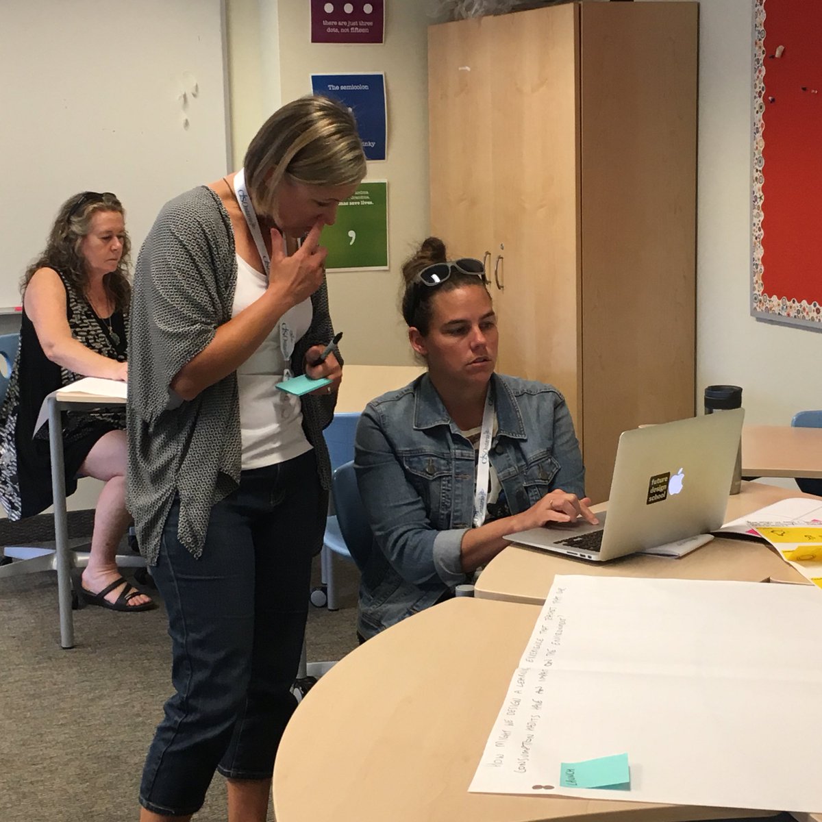 fdesignschool's tweet image. Collaborating and process mapping a unit plan to create an incredible project-based learning experience for students. These educators are in the zone 💪⚡️#FDSInnovates #pbl #cisopd