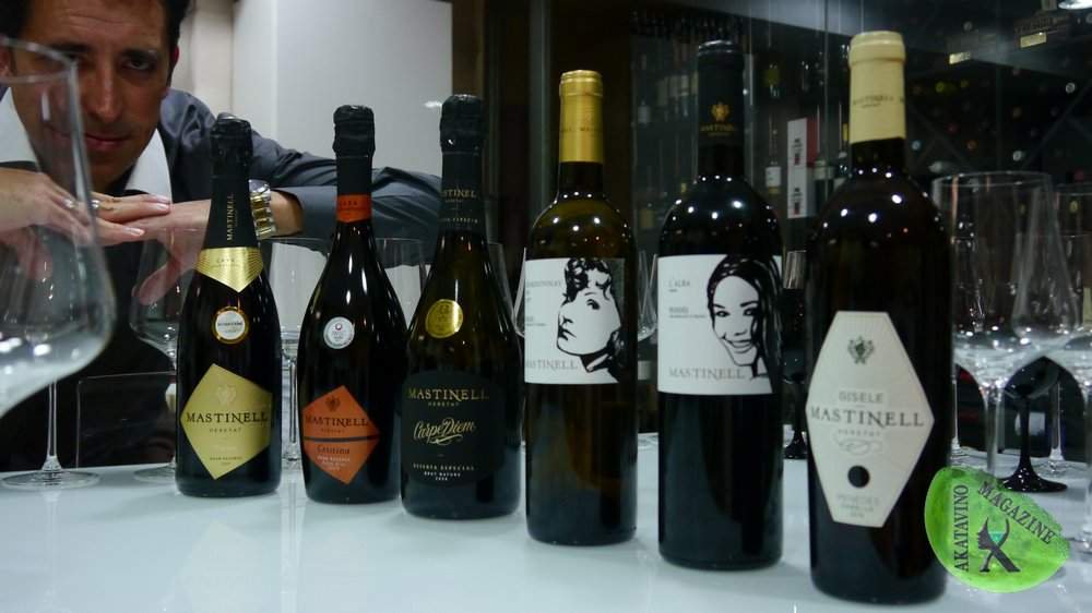 AntonioJesusPR's tweet photo. Hoy 20h. en #LEBouquet tenemos la visita de 6 elaboraciones que sitúan en el mapa @mastinell dentro de las bodegas #LevelTOP https://t.co/DYlever5af
Analizamos 3 creaciones @DO_Cava + 3 creaciones @dopenedes Vinos y Cavas de espíritu mediterráneo para @akataVino https://t.co/3RE3cv3WKP