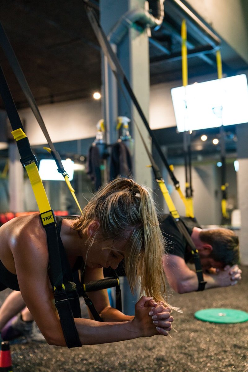 sweat440's tweet photo. It's crunch time (literally)! Join us TOMORROW from 5:50 AM – 1:00 PM (last group starts at 12:20 PM) or 4:30 PM – 8:00 PM (last group starts at 7:20 PM) for our core/conditioning sweat seshs 💦 #Sweat440 #NeverLate #SunsetHarbour https://t.co/cgW4mwWQKN