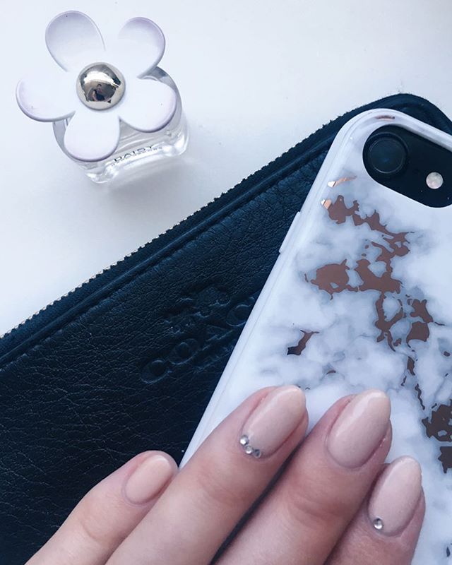 TheLWorld_ca's tweet photo. New nails 💅🏻
.
.
.
.
.
.
.
#bbloggers #beautyjunkie #beautylover #beautyobsessed #nailsofinstagram #nails #nailart #nudenails #opi #opigelcolor #torontonails #torontonailart https://t.co/zDsuL2YC4e