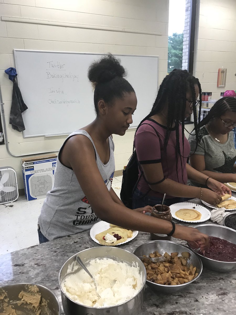 HVACTC's tweet photo. Crepes...
@Bakingchefjay @Holicky @CCPSCTE @ccpsinfo @VirginiaCTE @ChesterfieldVa @ColleenBryant16 @PBL_Peyton @BraveTart @seriouseats @ServSafe #BakingSummerCamp https://t.co/gj5BRJualm