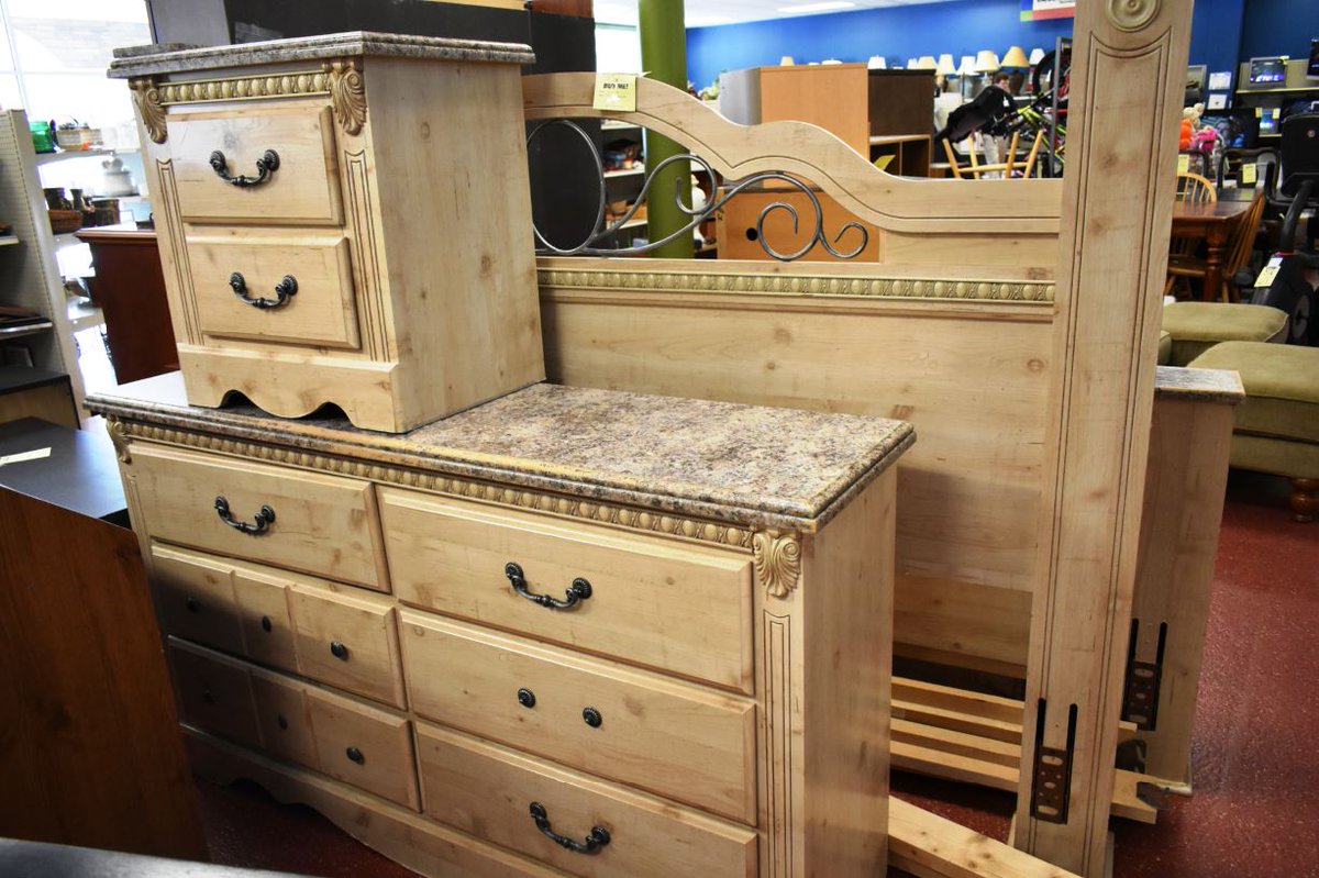 GoodwillWorks's tweet photo. Stop by your nearest Goodwill Retail Training Store to explore our fun housewares section! You never know what #GoodwillGold you'll dig up! 
#ThriftScores #ShopGoodwill https://t.co/XhvaDf7Cse