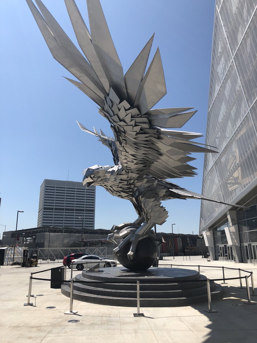 Grips4good's tweet photo. We are flying high this morning @sportsalliance summit @MBStadium #wegiveagrip #greensports https://t.co/c3wzHwPRuK