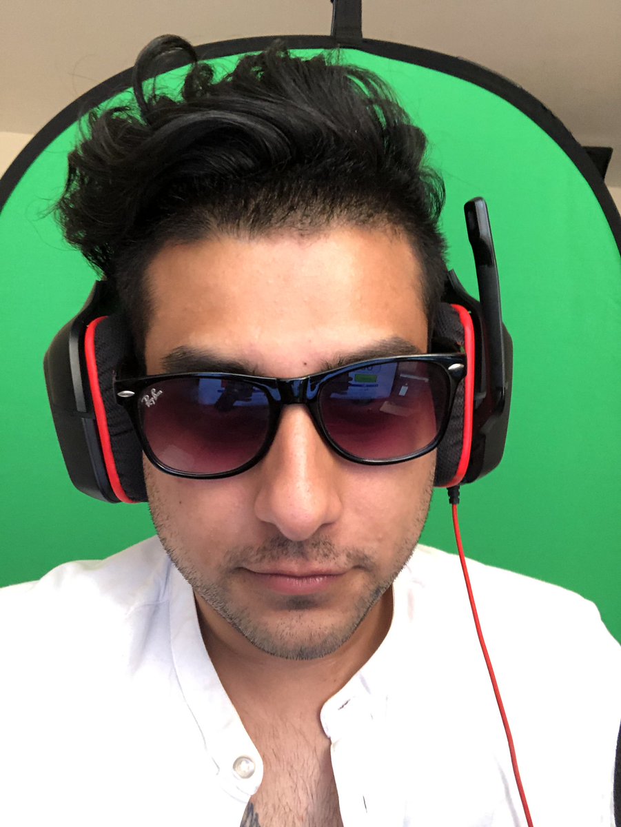 Moby_Dee's tweet photo. Live now ! Come follow https://t.co/0Ska6ftZfP #realmroyale #dafran #twitch https://t.co/HVr87Qq9P2