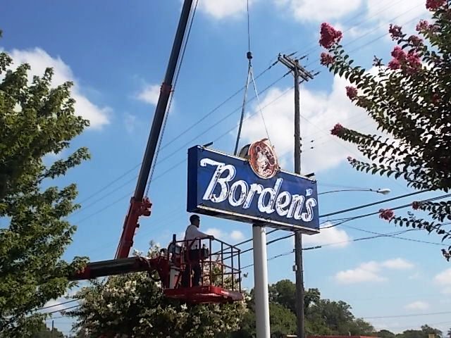 AccentGraphics's tweet image. Total restoration on this original Borden's sign in Dallas, TX.