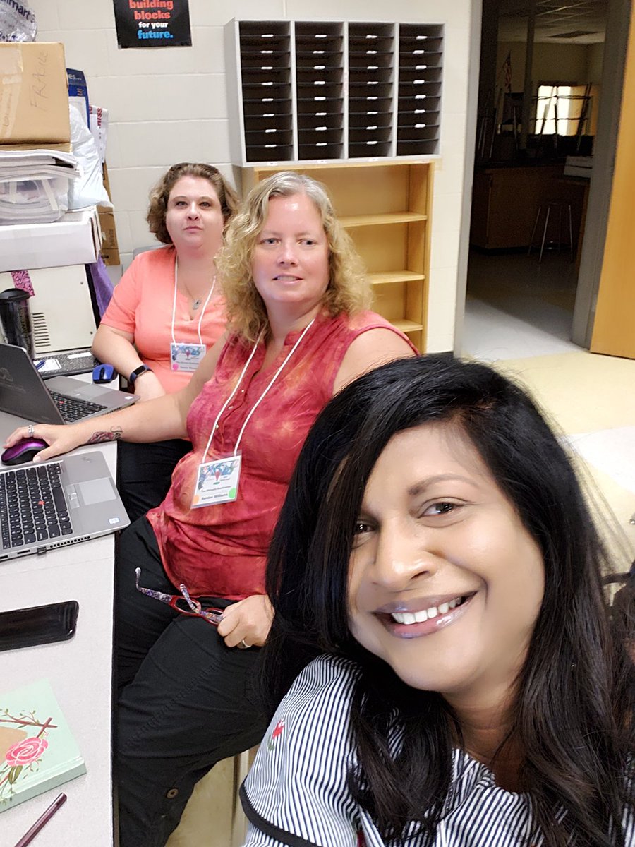 TracyAnnWilli10's tweet photo. #techcamp18 

@MorgantonRoadES https://t.co/3lvoOenuBz